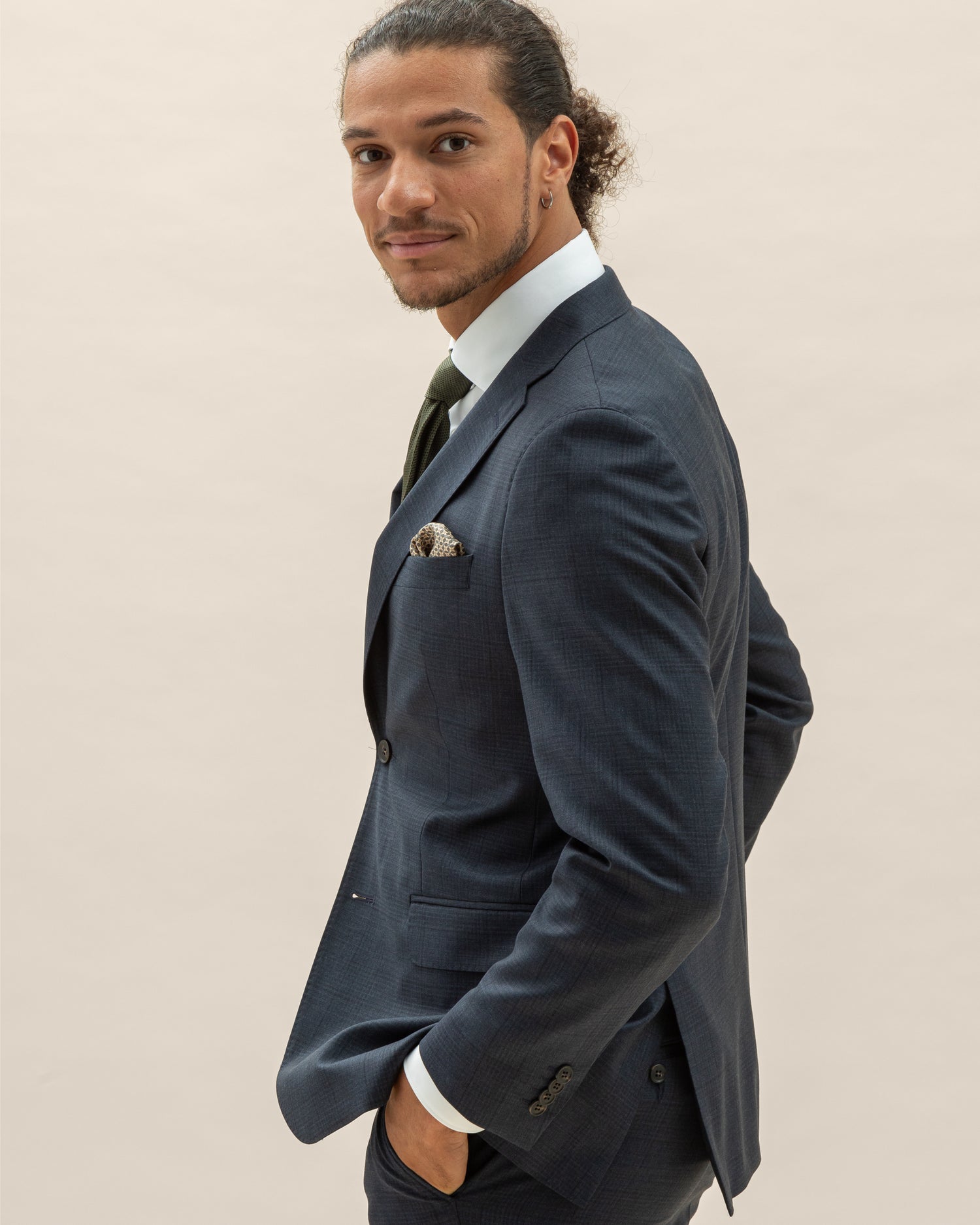 Elegant Business Suit in Reda Premium Super 130's Wool (1405062709310)