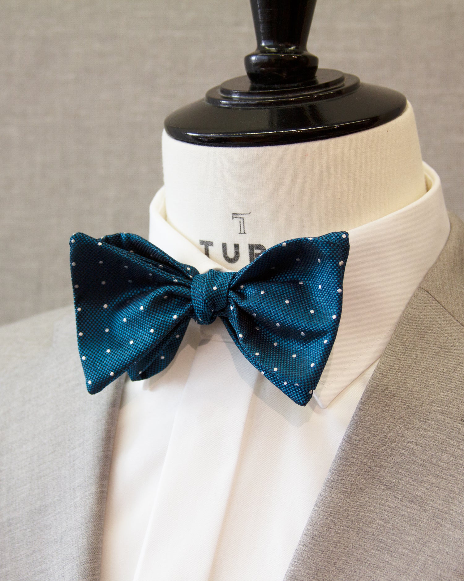 Sapphire Blue Bow Tie with dots in Silk (8414422663498)