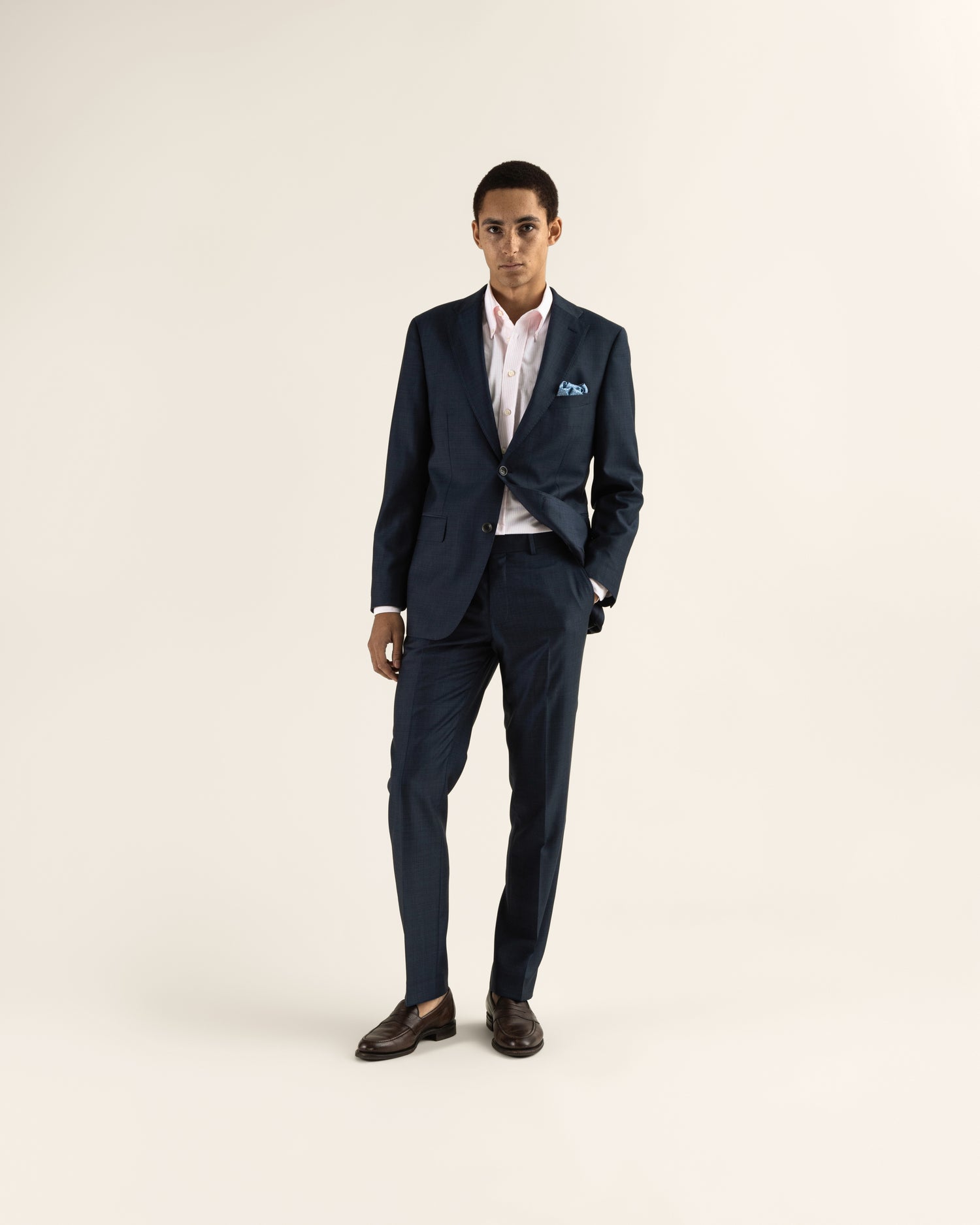 Micro Structure Wool Suit in Navy