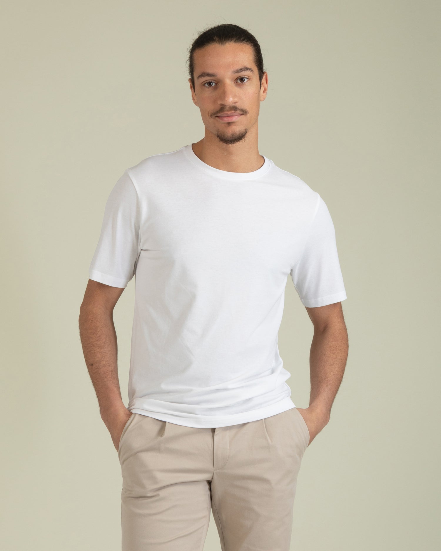 T-shirt in White (8624062857546)